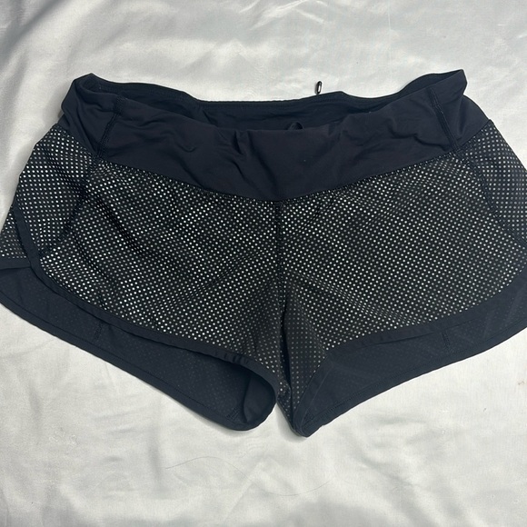 Lululemon Speed Shorts Polka dot 2” - Picture 1 of 6